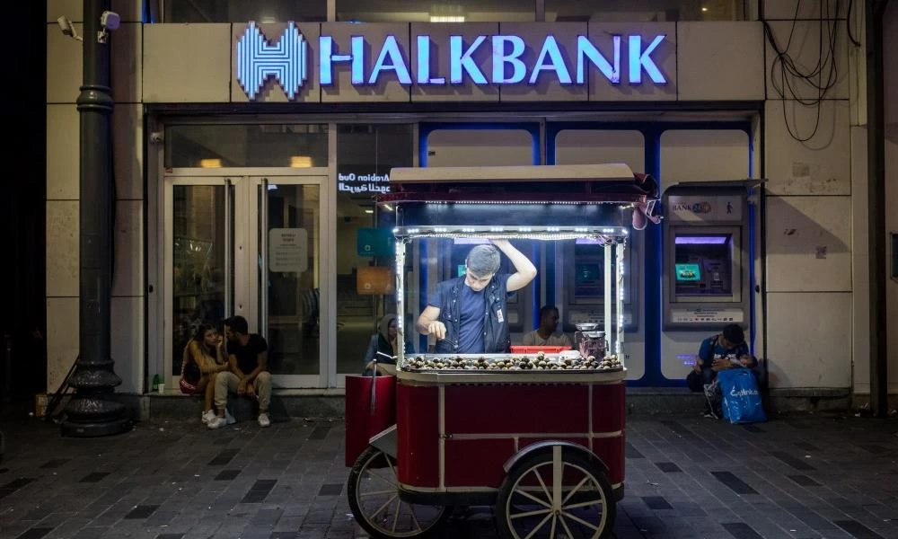 "Πόλεμο" κηρύσσει ο Ερντογάν στις ξένες τράπεζες